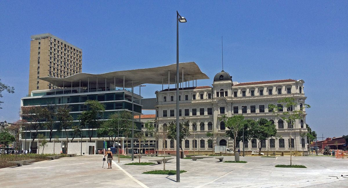 Praça Mauá e Museu de Arte do Rio (MAR)